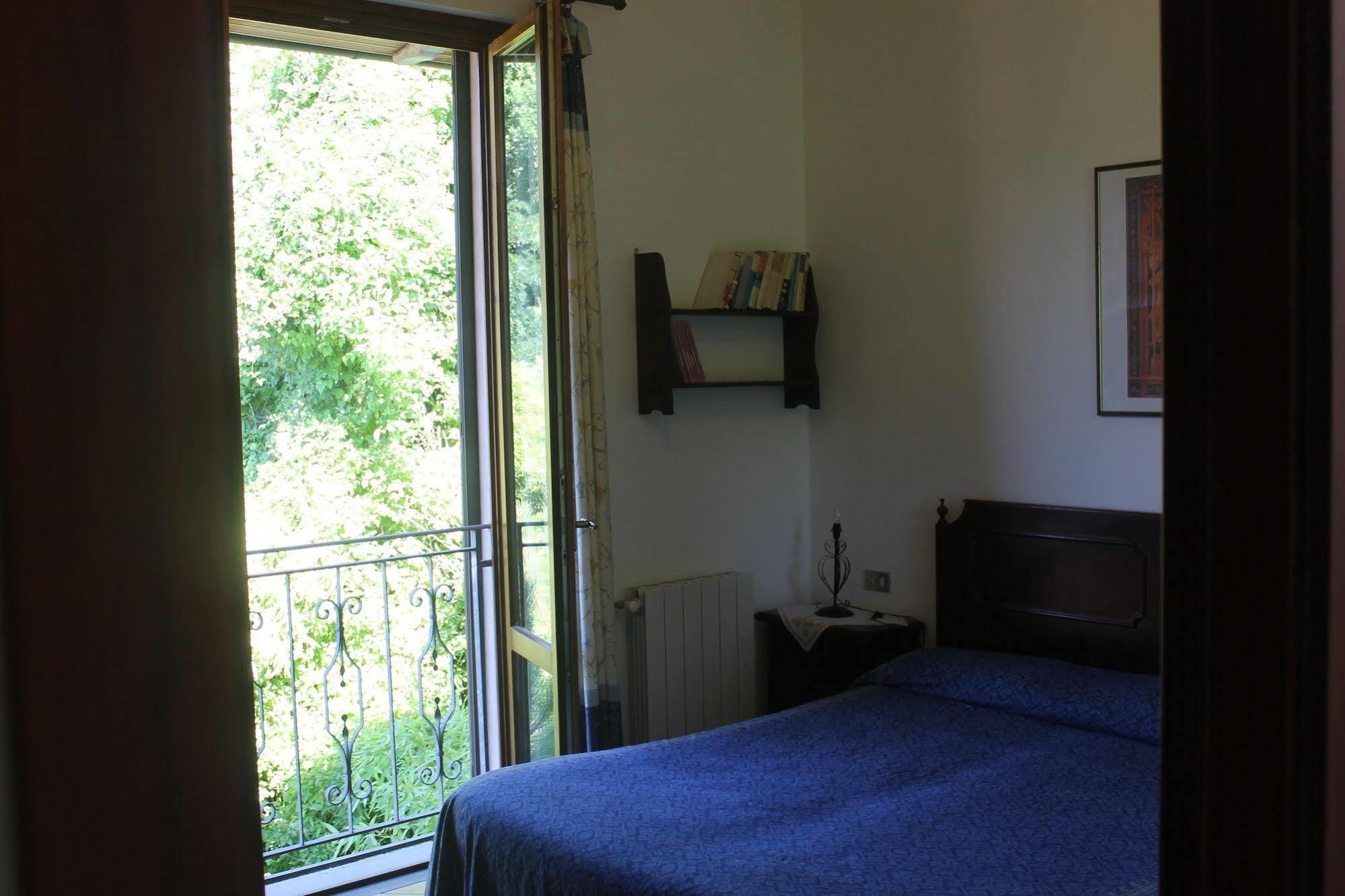 Podere"Sulle Soglie Del Bosco" Appartament And Rooms 佩夏 外观 照片